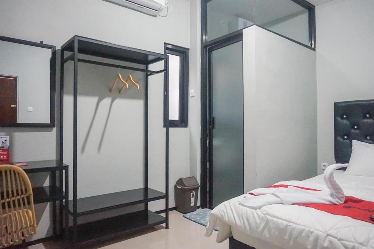 Reddoorz Plus @ Kalpataru Malang Esterno foto